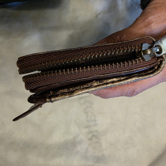 Fossil Brown and Gold Wallet - Picture 14 of 14